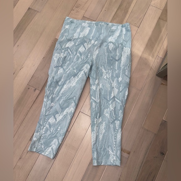 lululemon Swift Speed High-Rise Crop 21" Chevron Jacquard Silver Blue White - Picture 6 of 7